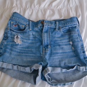 HOLLISTER HIGH WAISTED SHORTS
